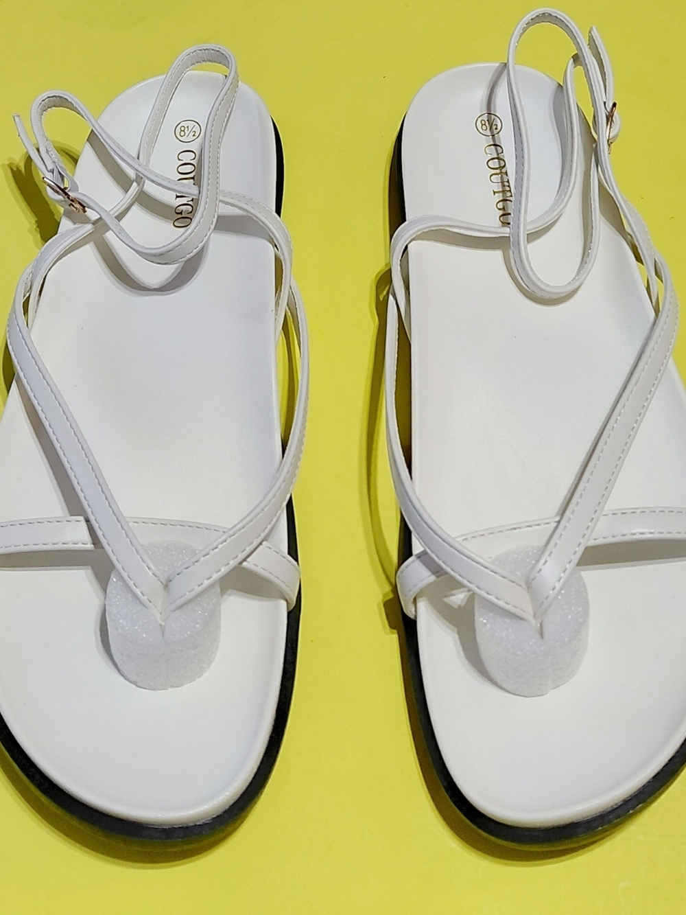 COUTGO Women's White Strappy Flat Sandals Size 8.5
